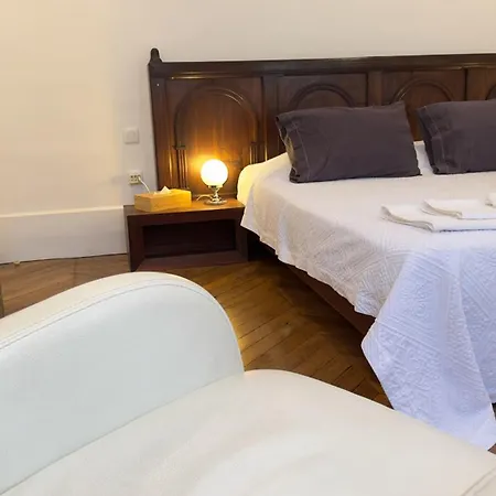 Bed and breakfast De Charme Au Coeur Du Vieux - Confort & Calme